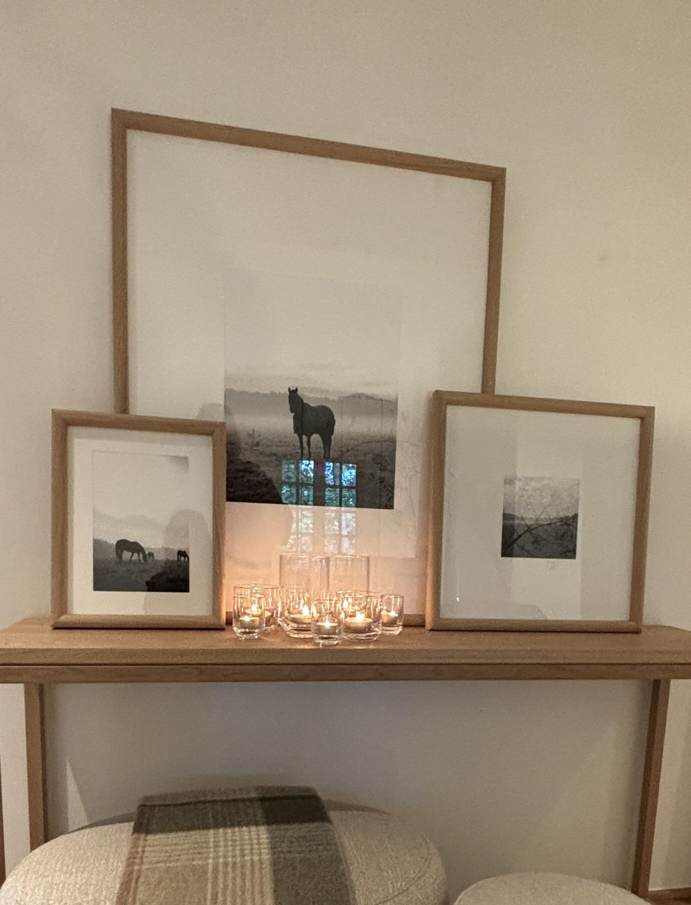 Scapa Home grote langwerpige houten fotolijsten 'Stefford' in naturel eiken met afgerond frame Scapa Home grote langwerpige houten fotolijsten 'Stefford' in naturel eiken met afgerond frame