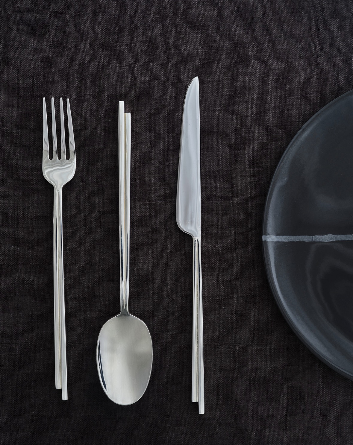 Serax by Kelly Wearstler stalen bestekset 'Dune' - 24 delig Serax by Kelly Wearstler stalen bestekset 'Dune' - 24 delig