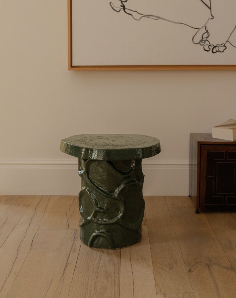 Serax by Marie Michielssen keramisch bijzettafeltje 'Mena' in donkergroen - 39 cm x 35 cm x 40 h cm