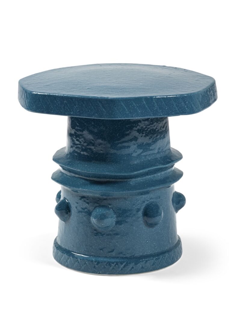 Serax by Marie Michielssen keramisch bijzettafeltje 'Clara' in blauw - 39 cm x 40 cm x 37 h cm