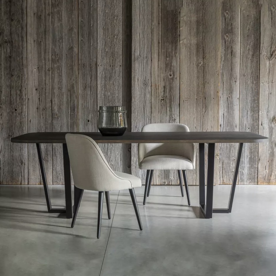 Scapa Home eetkamerstoel 'Leon' met eettafel met conische poten