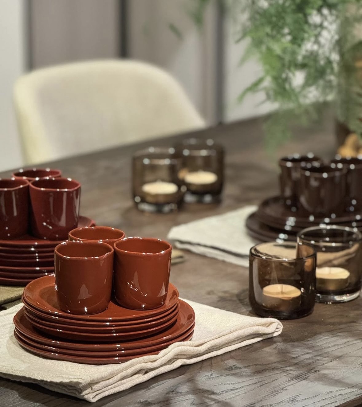 Scapa Home steengoed 'Peneda' servies set in terracotta en bordeaux Scapa Home steengoed 'Peneda' servies set in terracotta en bordeaux