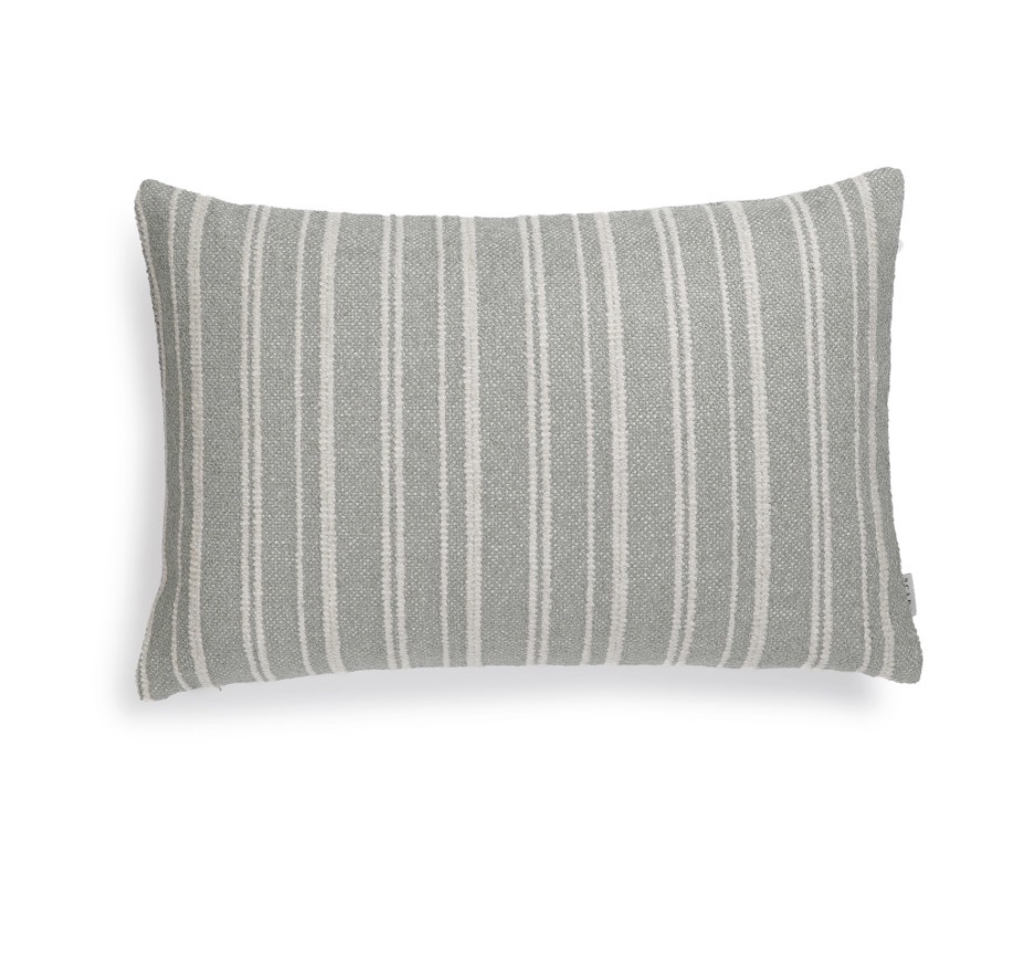Scapa Home langwerpig sierkussen ‘Solena' in jade groen met witte strepen 40 x 60 cm